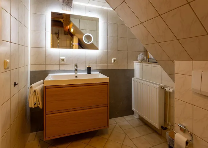 Neu - Dachsuite - Sauna - Terrasse - 4p - Fruehstueck Buchbar